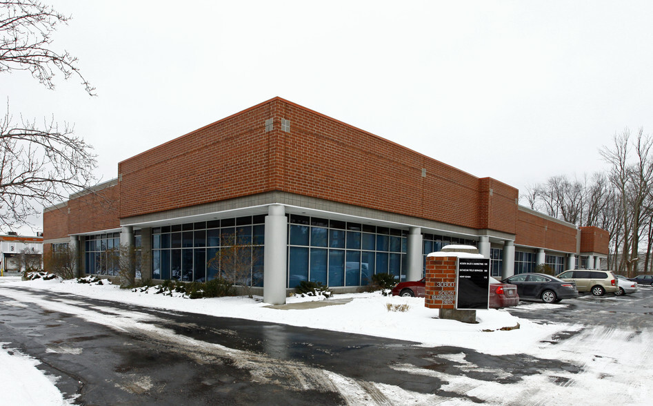 30600 Aurora Rd, Solon, OH for lease - Building Photo - Image 1 of 10