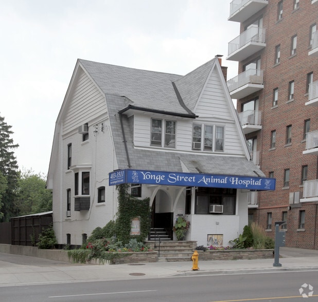 2722 Yonge St, Toronto, ON for sale - Primary Photo - Image 1 of 13