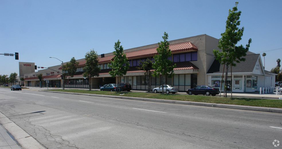 9901-9915 Paramount Blvd, Downey, CA for lease - Primary Photo - Image 3 of 3