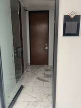 2525 N Loop Fwy W, Houston, TX for lease Interior Photo- Image 2 of 3