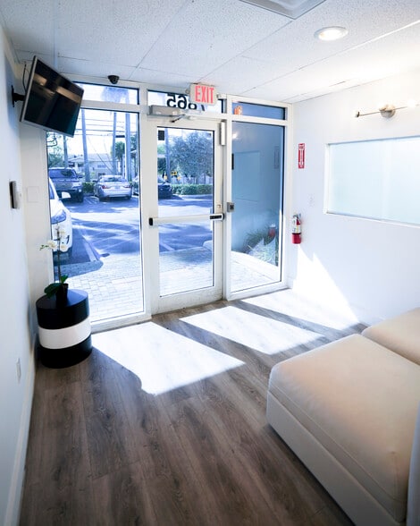 7865 NW 46th St, Doral, FL for lease - Lobby - Image 2 of 30