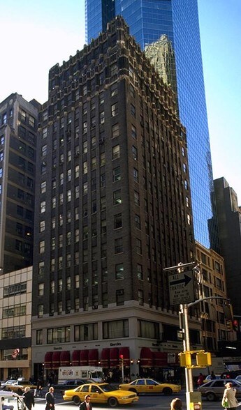 424 Madison Ave, New York, NY for lease - Building Photo - Image 2 of 5