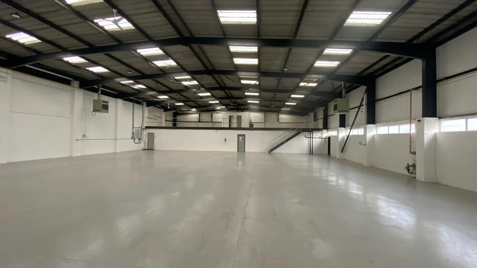 Units 11-14 Colliery Ln, Exhall for lease - Building Photo - Image 2 of 4