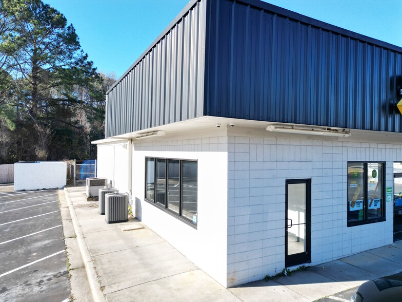 300 E Broad Ave, Rockingham, NC for lease - Building Photo - Image 3 of 7