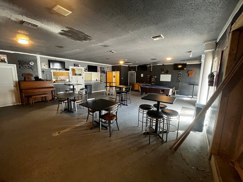 417 NE Evangeline, Lafayette, LA for sale - Interior Photo - Image 2 of 12