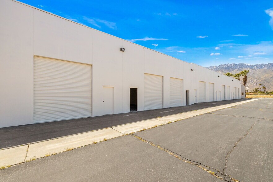 888 E Research Dr, Palm Springs, CA for lease - Building Photo - Image 3 of 8