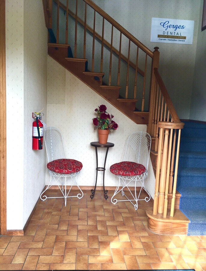 9 Leonardville Rd, Middletown, NJ 07748