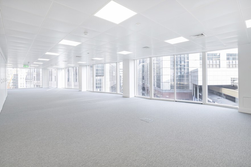10 Lloyds Ave, London for sale - Interior Photo - Image 1 of 1