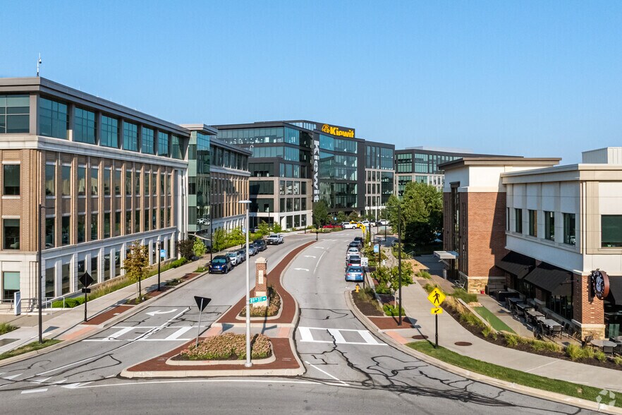 W 87th St Pky, Lenexa, KS for lease - Building Photo - Image 3 of 25