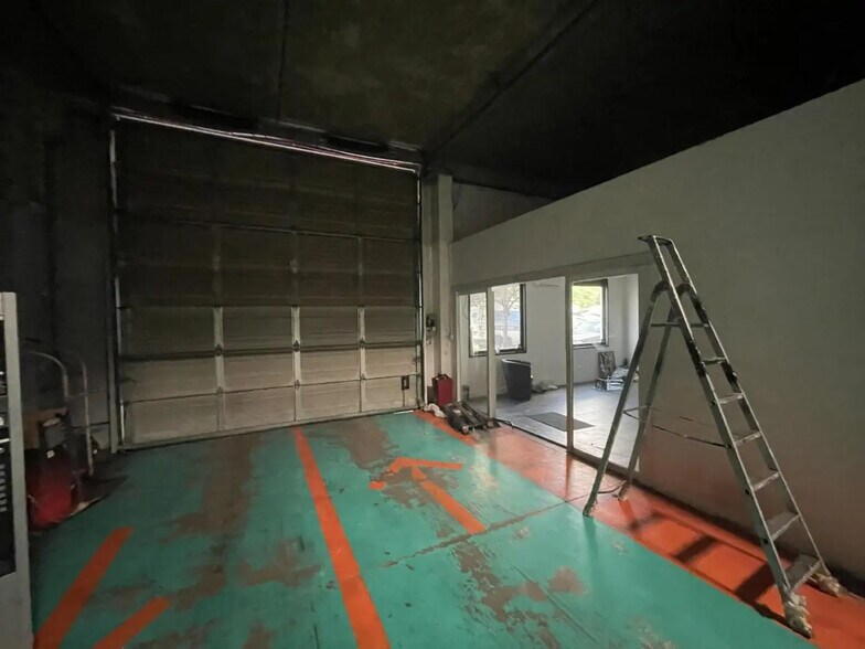 Flex in Aulnay-sous-Bois for lease - Interior Photo - Image 3 of 13