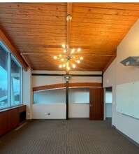1600 Parkdale Rd, Rochester, MI for lease Interior Photo- Image 2 of 5