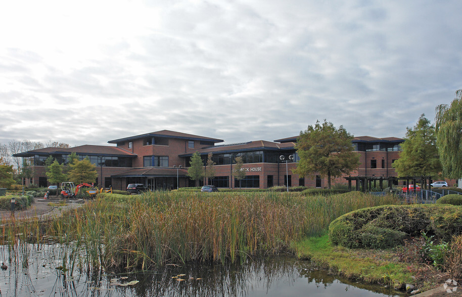 51-70 Caldecotte Lake Dr, Milton Keynes for lease - Primary Photo - Image 1 of 4