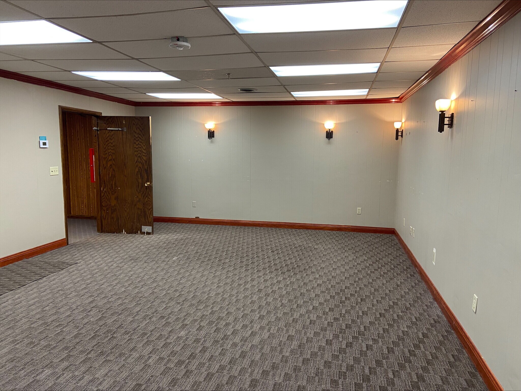 16500 W Glendale Dr, New Berlin, WI for lease Building Photo- Image 1 of 3