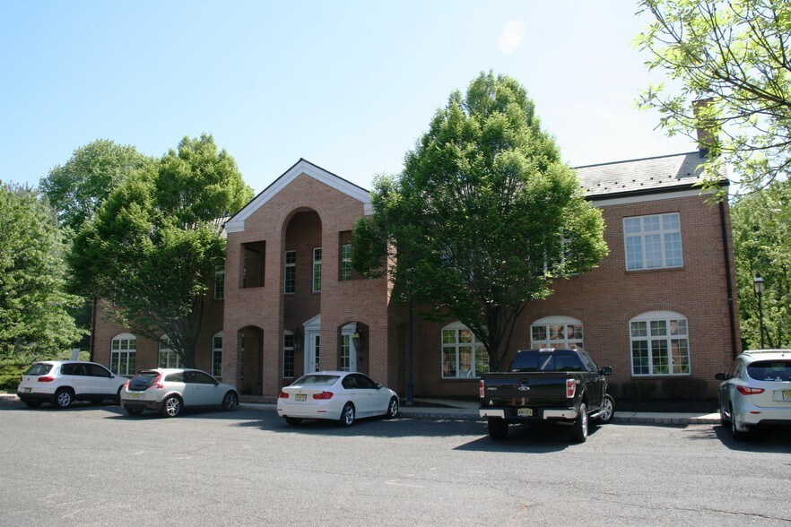 372 Route 22 West, Whitehouse Station, NJ for lease - Building Photo - Image 1 of 22