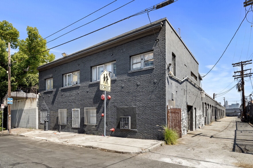 Owner/User or Investor Flex Facility portfolio of 2 properties for sale on LoopNet.com - Building Photo - Image 2 of 14