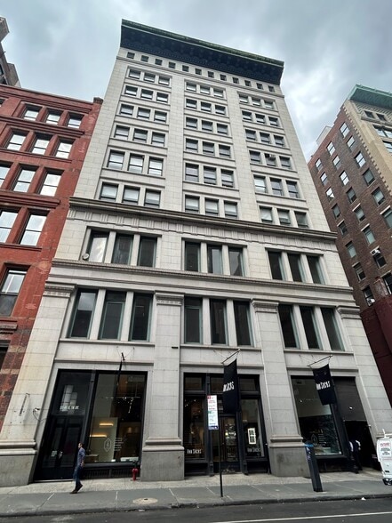 37 E 18th St, New York, NY for lease - Building Photo - Image 1 of 3