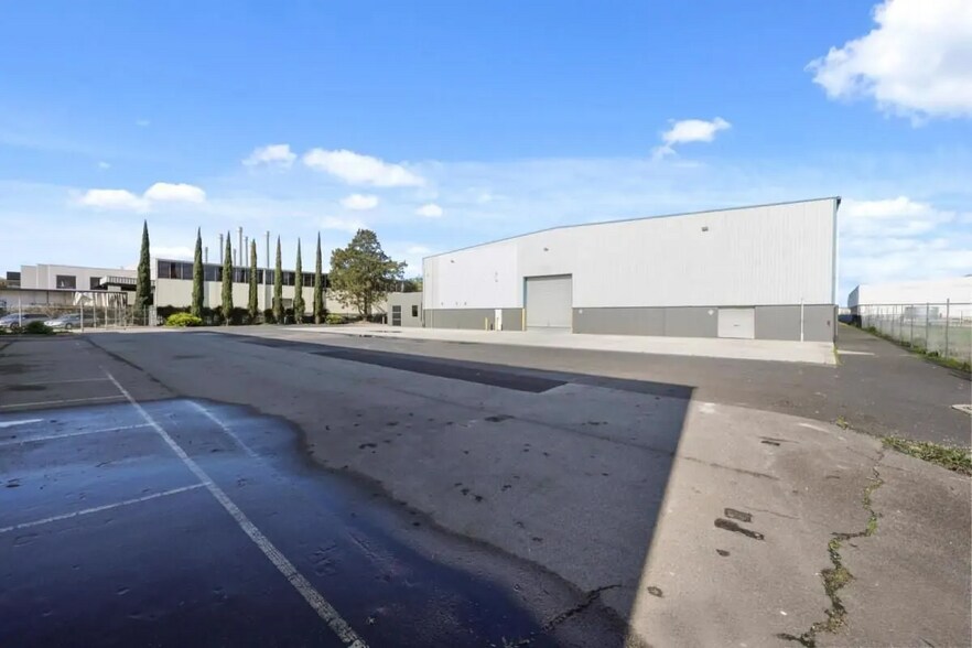 41A Raymond Rd, Laverton North for lease - Building Photo - Image 2 of 5