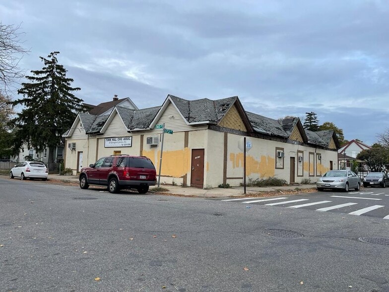 17219 140th Ave, Jamaica, NY for sale - Primary Photo - Image 1 of 1