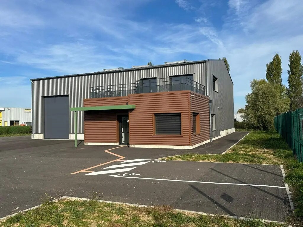 Flex in Sevrey for sale Building Photo- Image 1 of 10