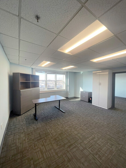 2301 E Allegheny Ave, Philadelphia, PA for lease - Interior Photo - Image 2 of 15