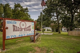 Wagon Wheel Resort on Lake Norfork AR - Motel