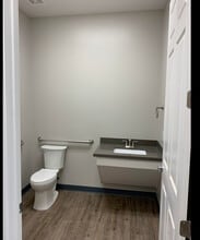 2519 N Frazier St, Conroe, TX for lease Interior Photo- Image 2 of 7