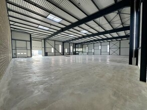 2 rue de l'industrie, Longperrier for lease Interior Photo- Image 1 of 2