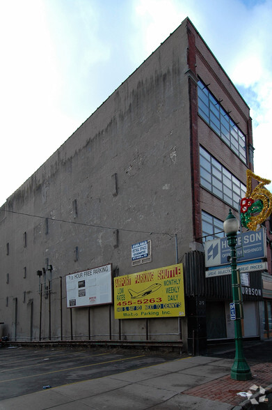 215 W Fayette St, Syracuse, NY for lease - Building Photo - Image 2 of 7