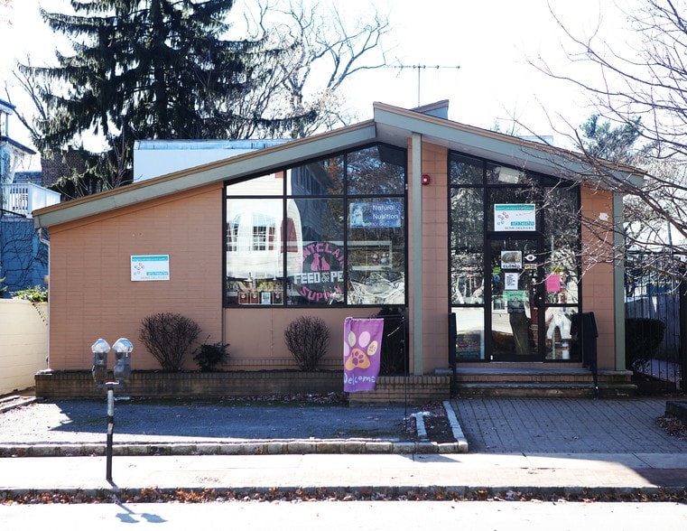 204 Bellevue Ave, Montclair, NJ 07043