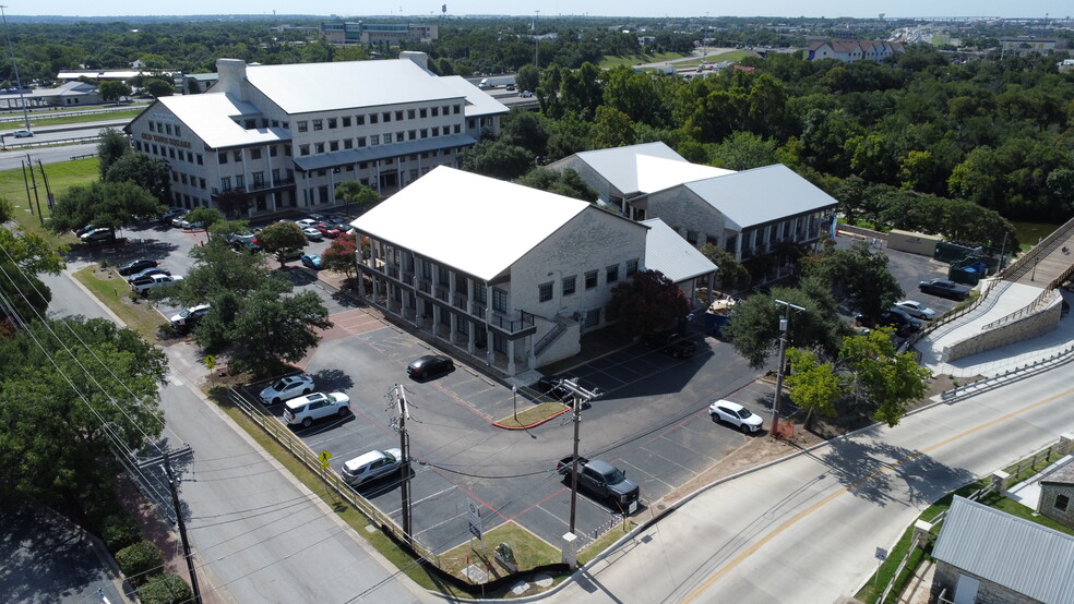 1 Chisholm Trail Rd, Round Rock, TX for lease - Building Photo - Image 2 of 18