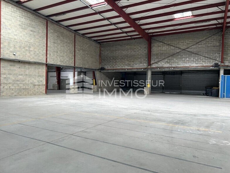 Industrial in Sucy En Brie for lease - Building Photo - Image 3 of 6