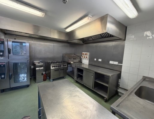 673 Lordship Ln, London for lease - Interior Photo - Image 3 of 6