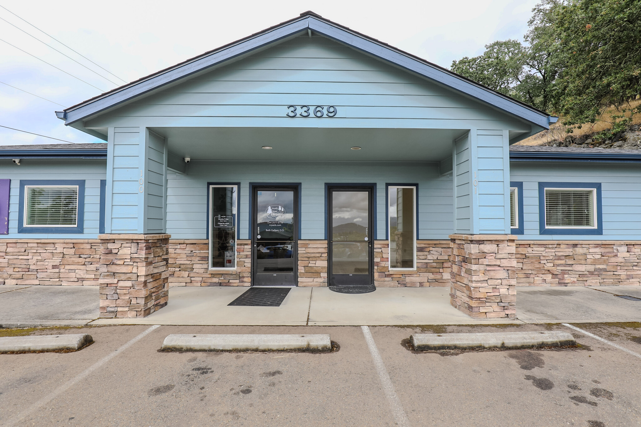 3369 NE Stephens St, Roseburg, OR for lease Building Photo- Image 1 of 34