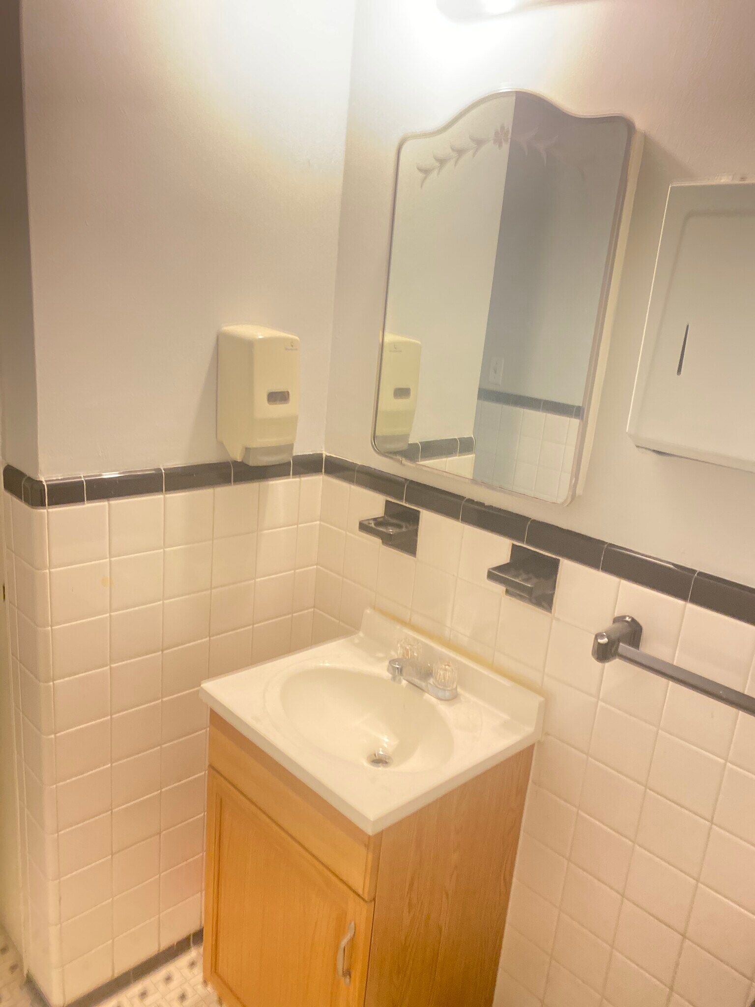 3601 Greenway, Baltimore, MD 21218 Carrollton Condominiums