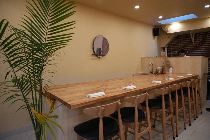 3712 31st Ave, Astoria, NY for lease - Interior Photo - Image 2 of 10