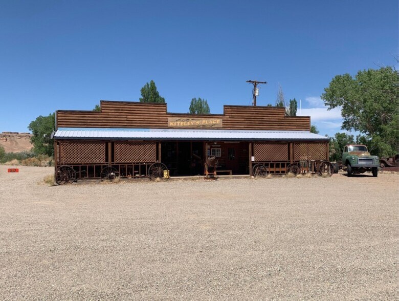 1453 UT24, Hanksville, UT 84734