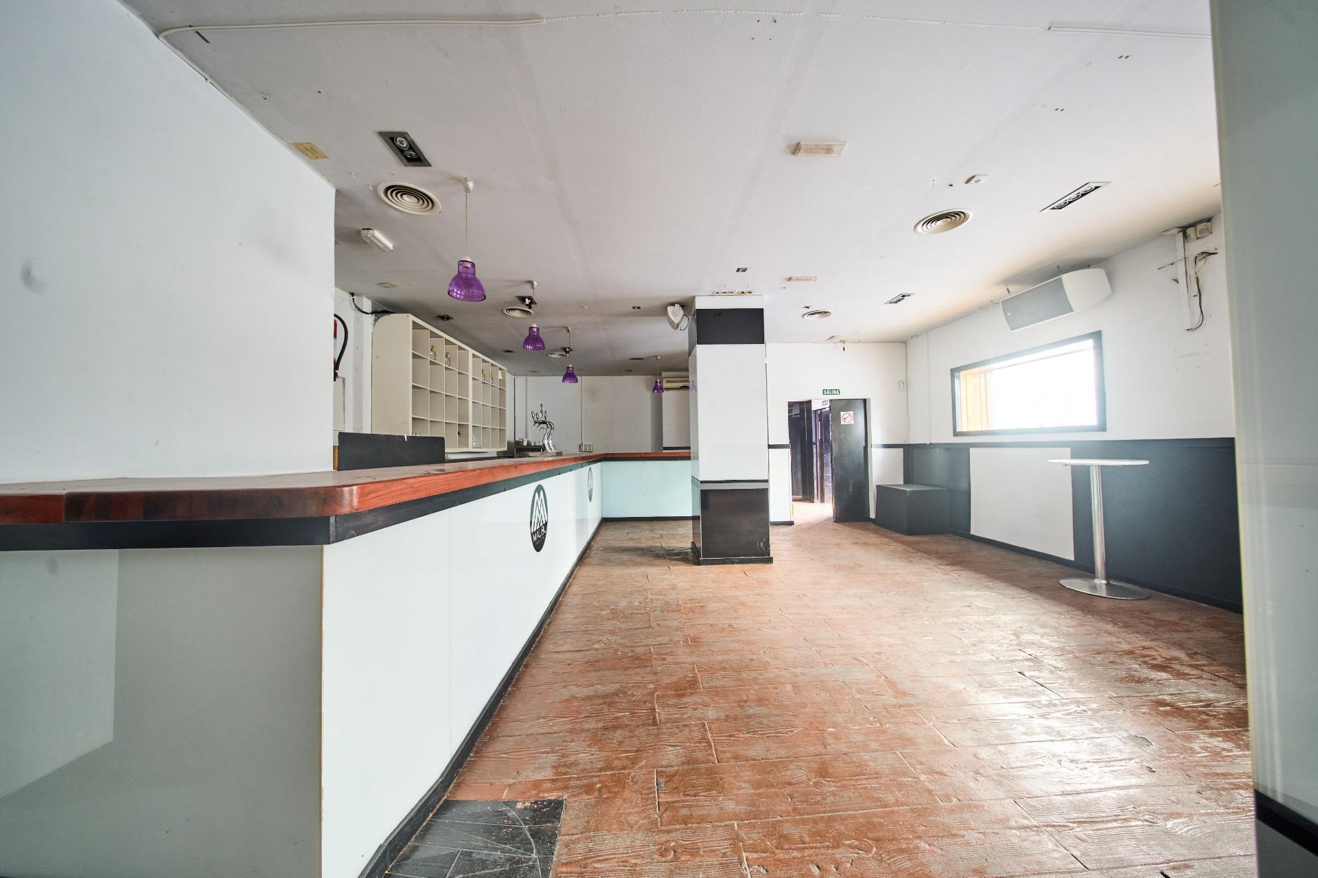 Retail in Granada, Granada for sale Interior Photo- Image 1 of 21