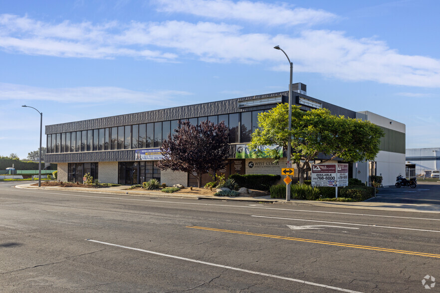 1000 E Dominguez St, Carson, CA for lease - Building Photo - Image 1 of 7