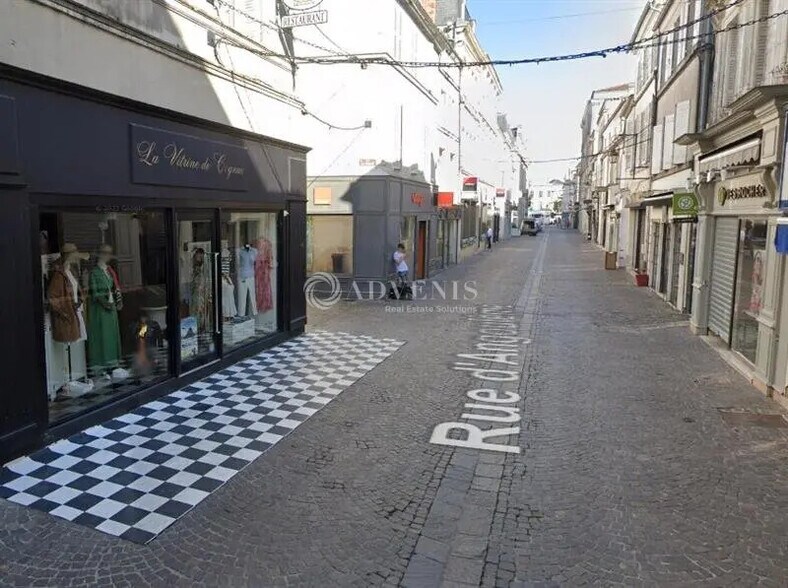 Retail in Cognac for lease - Building Photo - Image 2 of 4