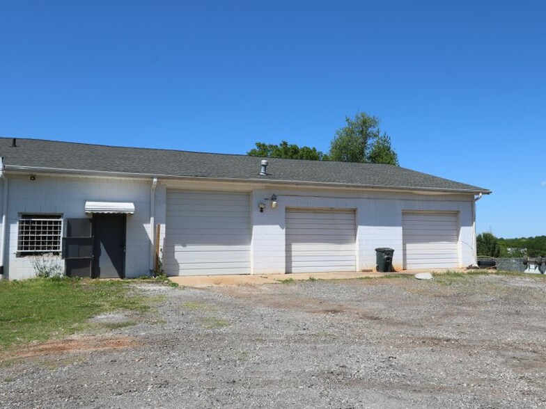 1814 E Poinsett Street Ext, Greer, SC for lease - Building Photo - Image 1 of 9