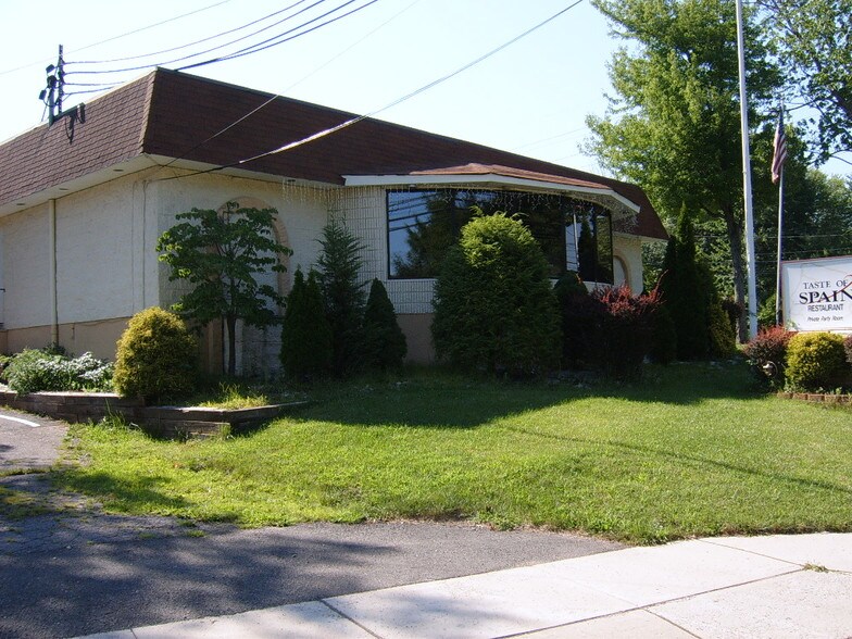 493 Tappan Rd, Northvale, NJ 07647