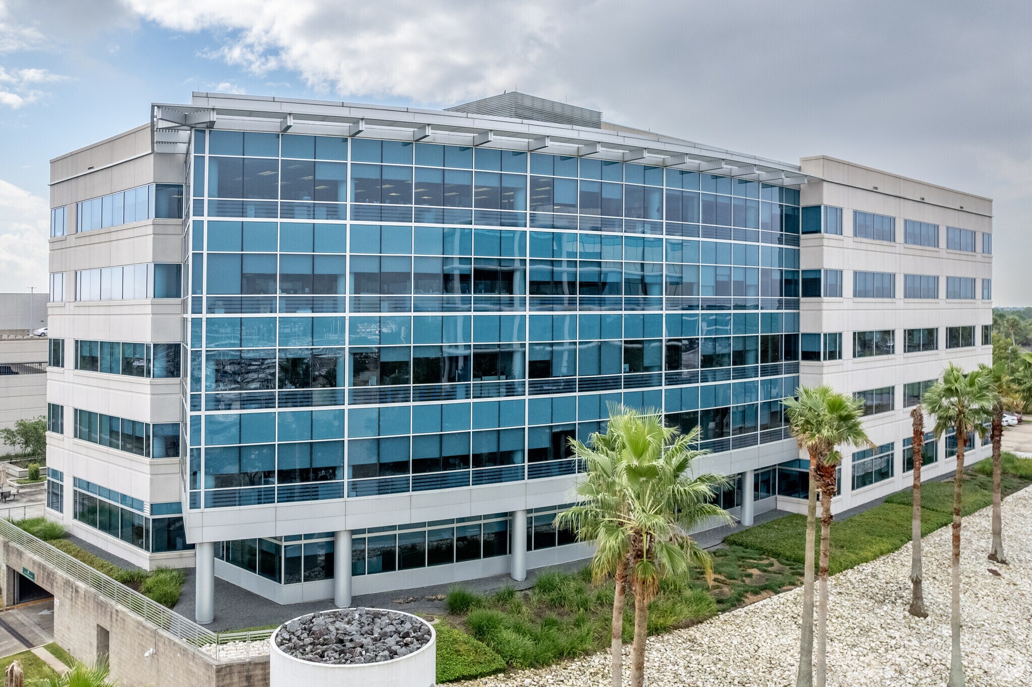 2600 S Shore Blvd, League City, TX for lease Building Photo- Image 1 of 27