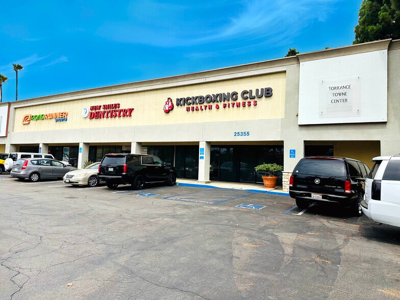 25355 Crenshaw Blvd, Torrance, CA for lease - Building Photo - Image 3 of 12
