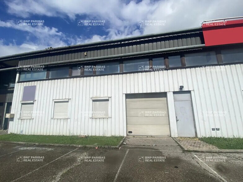 Flex in Échirolles for lease - Building Photo - Image 2 of 4