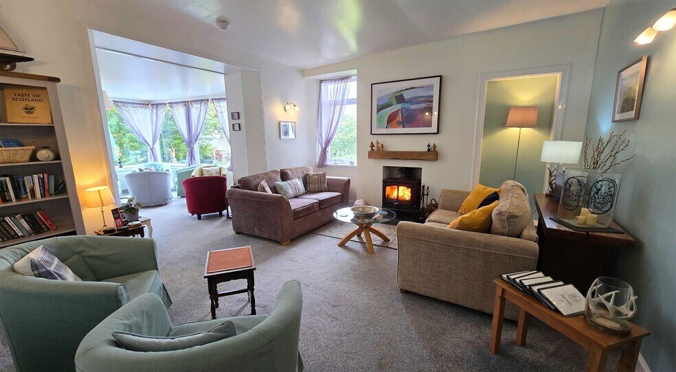 Main St, Dunvegan for sale - Interior Photo - Image 2 of 2