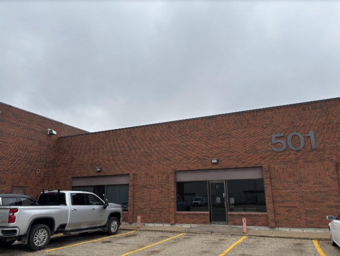501 Weston St, Winnipeg, MB for lease Primary Photo- Image 1 of 2