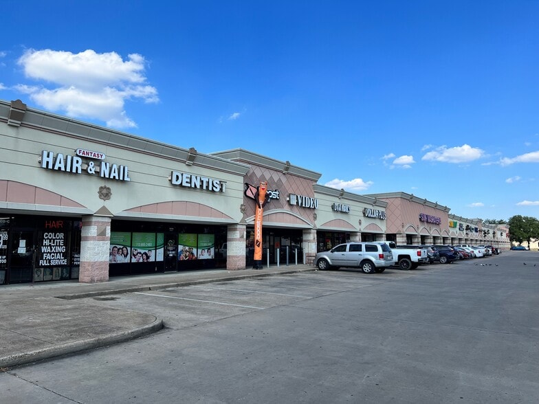5600-5610 Gulfton Dr, Houston, TX for lease - Building Photo - Image 2 of 3