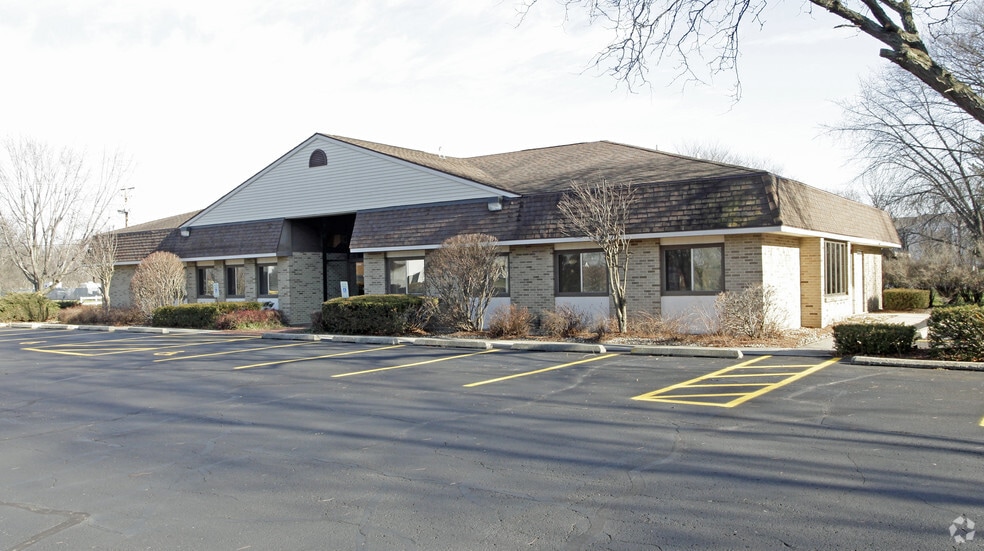 1650 E Huebbe Pky, Beloit, WI for lease - Building Photo - Image 2 of 3