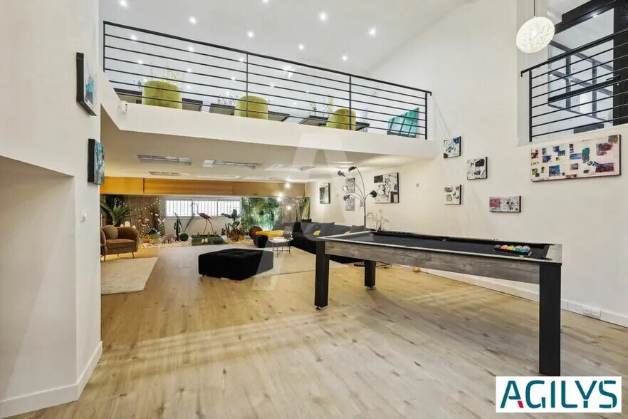 Office in Orsay for sale - Interior Photo - Image 1 of 16