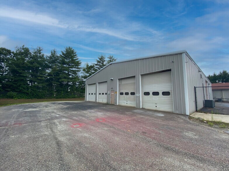 253 Calef Hwy, Epping, NH for sale - Building Photo - Image 1 of 1